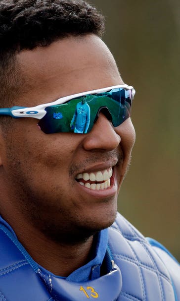 Salvy to become a U.S. citizen at Royals FanFest on Friday